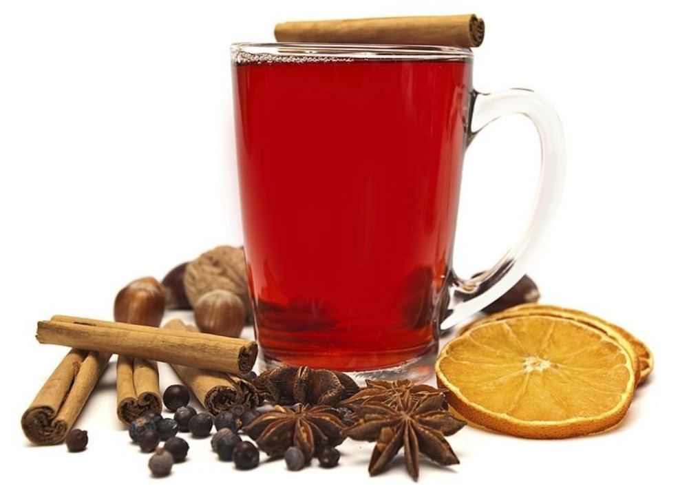 Mulled apple cider you can prepare on a camping trip with just a kettle 